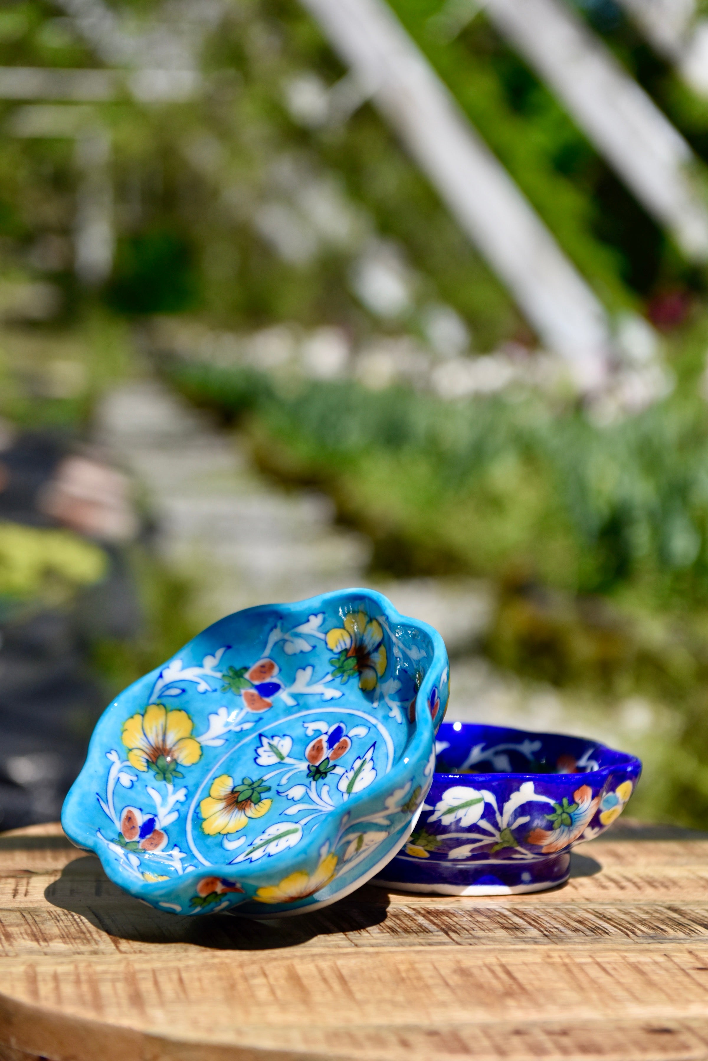 Petit bol turquoise en forme de fleur